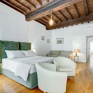 Domus Sant'angelo , Roma Italia